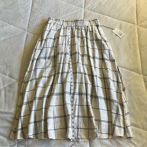 Windowpane flare skirt.